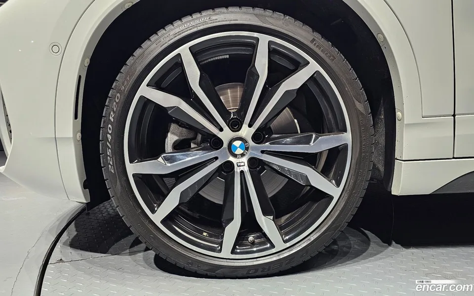 BMW X2 xDrive20i M 2023 — миниатюра 5