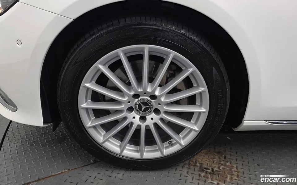 Mercedes-Benz E-Class E250 2022 — миниатюра 5