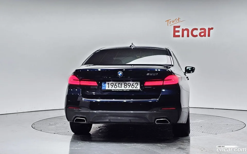 BMW 5 Series 520i M 2023 — миниатюра 4