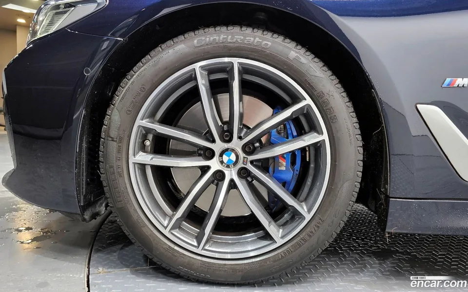 BMW 5 Series 520i M 2023 — миниатюра 5