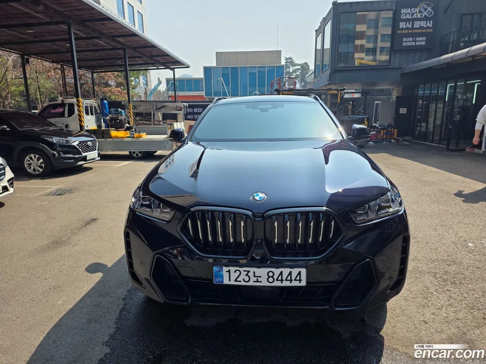 BMW X6 (G06) xDrive40i M 2025 — фото 1, купить с доставкой в Москву