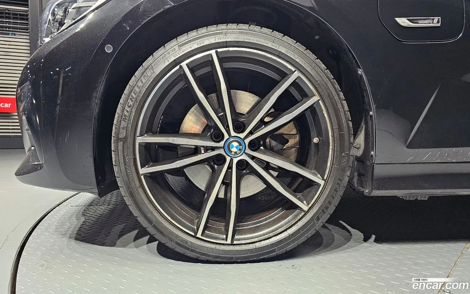 BMW 3 Series 320e M 2022 — миниатюра 5