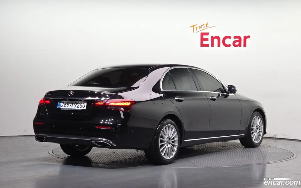 Mercedes-Benz E-Class E250 2022 — миниатюра 2
