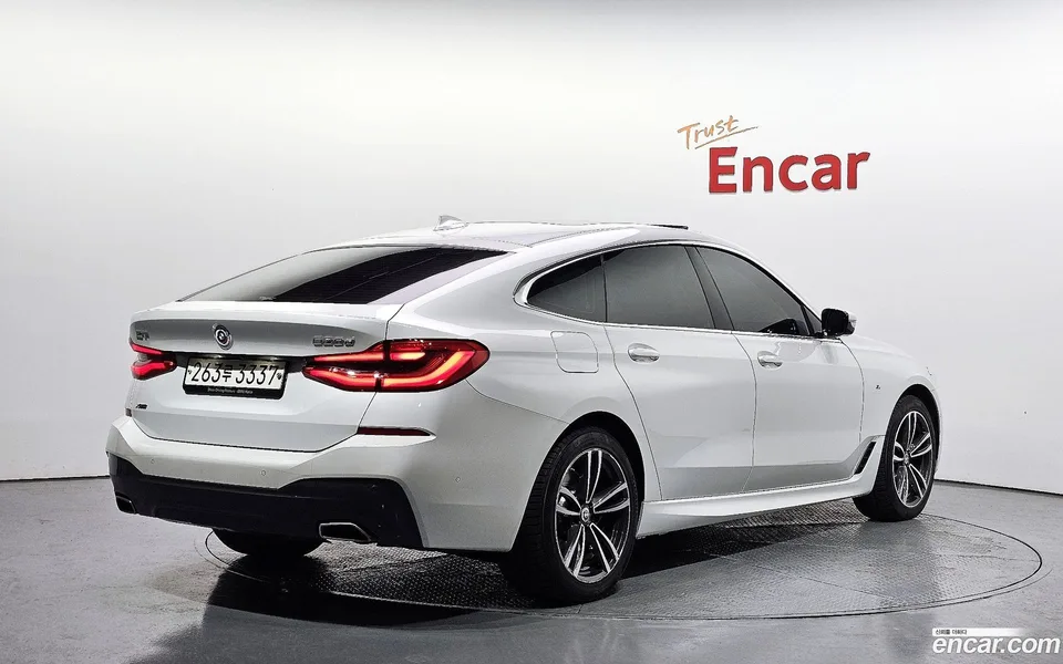 BMW 6 Series GT 620d xDrive M 2022 — миниатюра 2