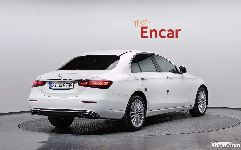 Mercedes-Benz E-Class E250 2023 — миниатюра 2