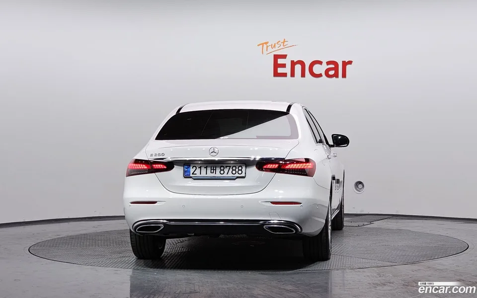 Mercedes-Benz E-Class E250 2023 — миниатюра 4