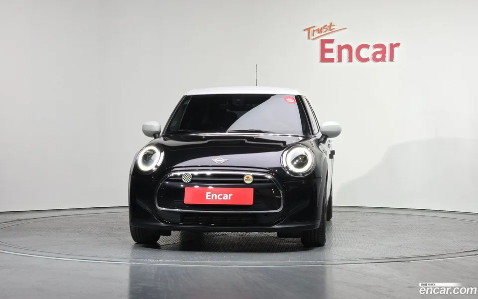 MINI Cooper 5 2023 — миниатюра 3
