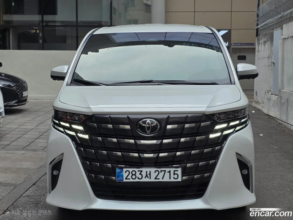 Toyota Alphard 2.5 HEV AWD 2025 — фото 1, купить с доставкой в Москву