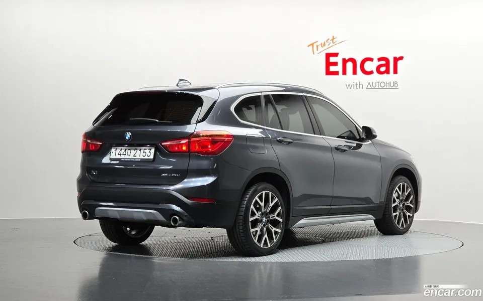 BMW X1 xDrive 20i xLine 2022 — миниатюра 2