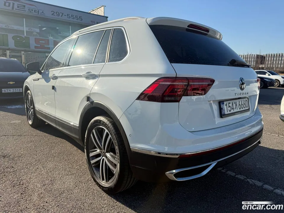 Volkswagen Tiguan 2.0 TDI 2022 — миниатюра 2