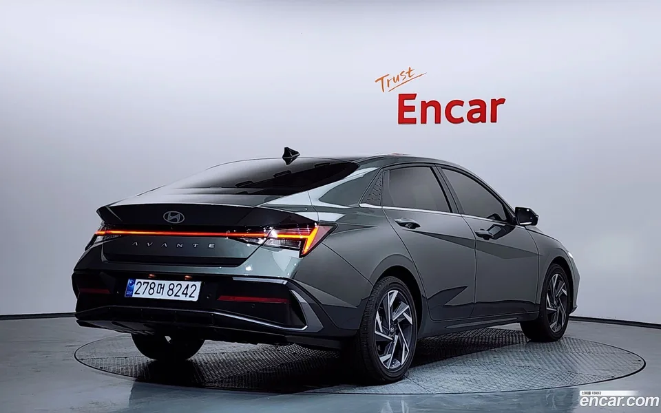 Hyundai Avante CN7 Hybrid 2025 — миниатюра 2