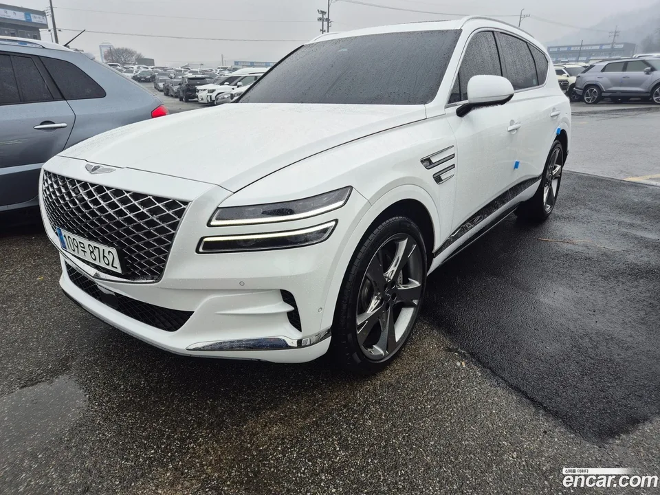 Genesis GV80 2.5T AWD 2023 — фото 1, купить с доставкой в Москву