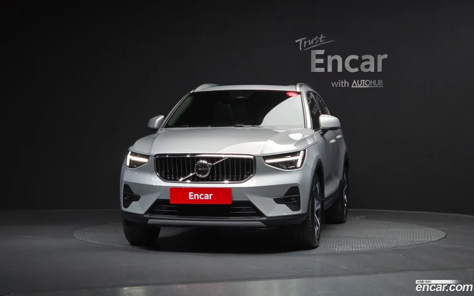 Volvo XC40 B4 2024 — миниатюра 3