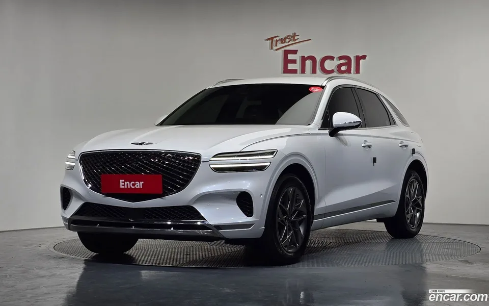 Genesis GV70 2.5T AWD 2023 — фото 1, купить с доставкой в Москву