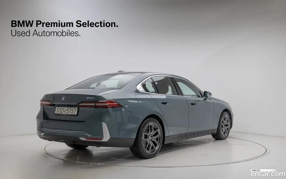 BMW 5 Series 530i xDrive 2025 — миниатюра 2