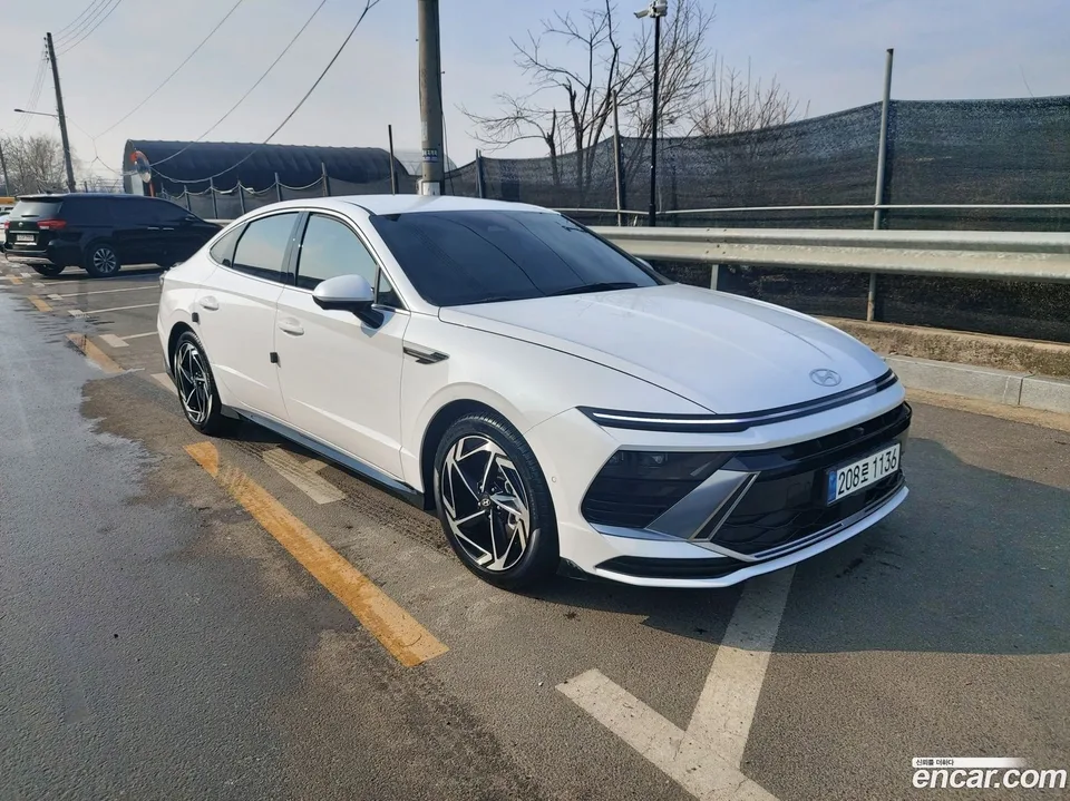 Hyundai Sonata The Edge Hybrid 2023 — миниатюра 2