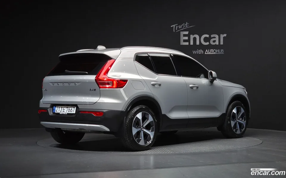 Volvo XC40 B4 2024 — миниатюра 2