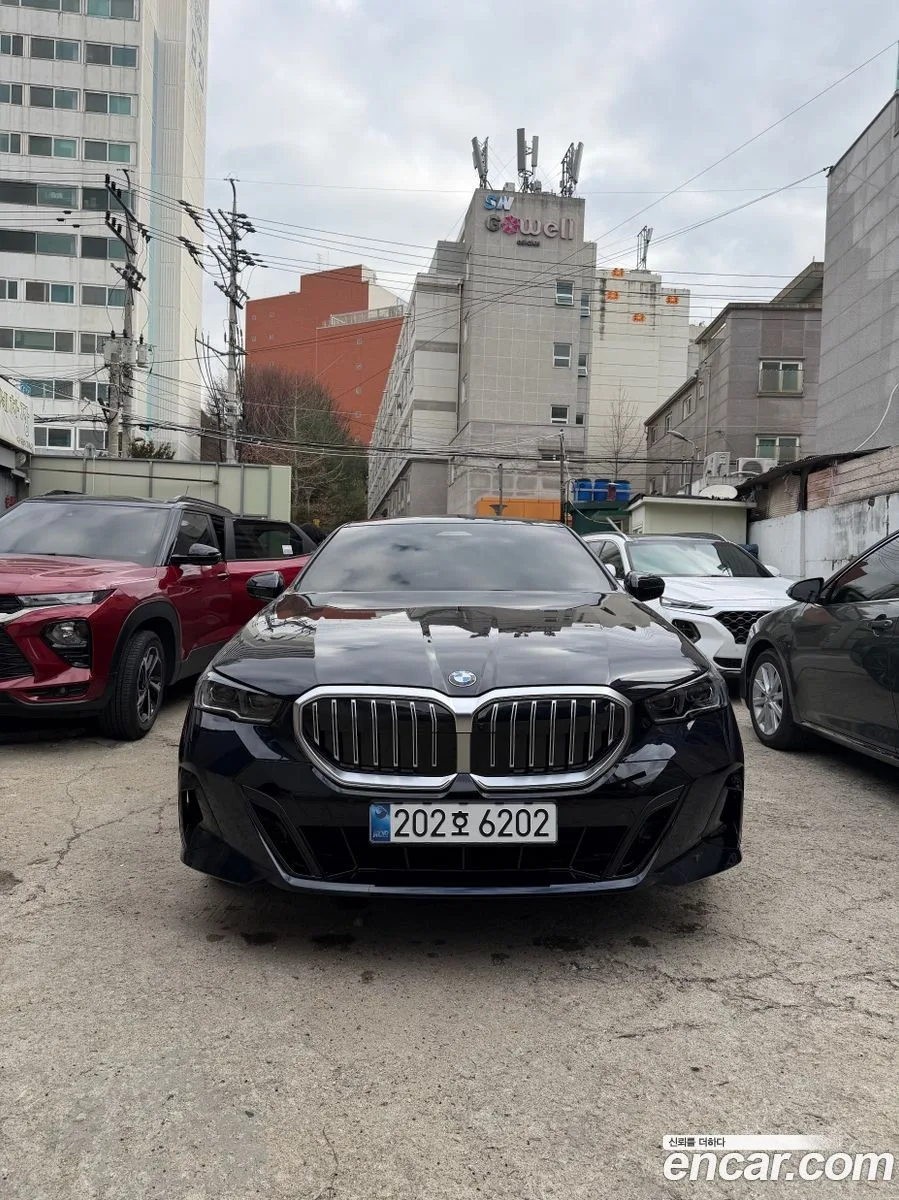BMW 5 Series 530i xDrive M 2024 — миниатюра 3