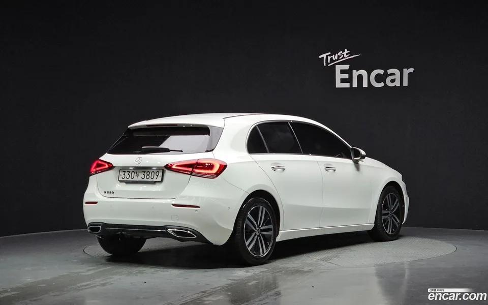 Mercedes-Benz A-Class A220 2022 — миниатюра 2
