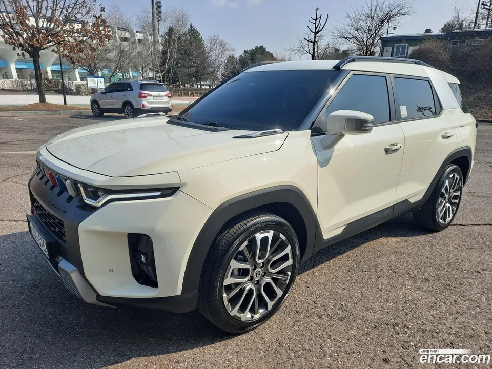 KG Mobility Torres 1.5 2WD 2023 — фото 1, купить с доставкой в Москву
