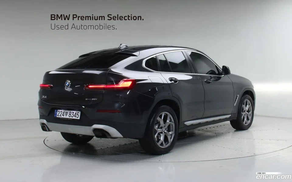 BMW X4 xDrive20i xLine 2023 — миниатюра 4