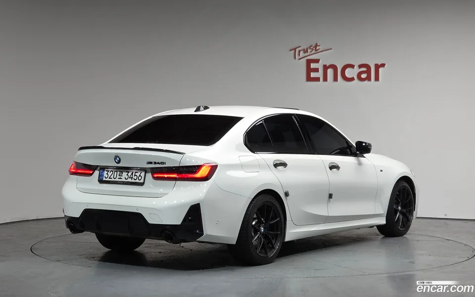 BMW 3 Series 320i M 2024 — миниатюра 2