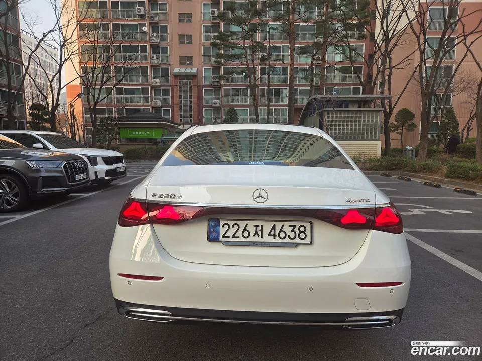 Mercedes-Benz E-Class E220d 4MATIC 2024 — миниатюра 4
