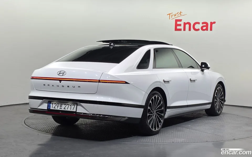 Hyundai Grandeur Hybrid 2023 — миниатюра 2