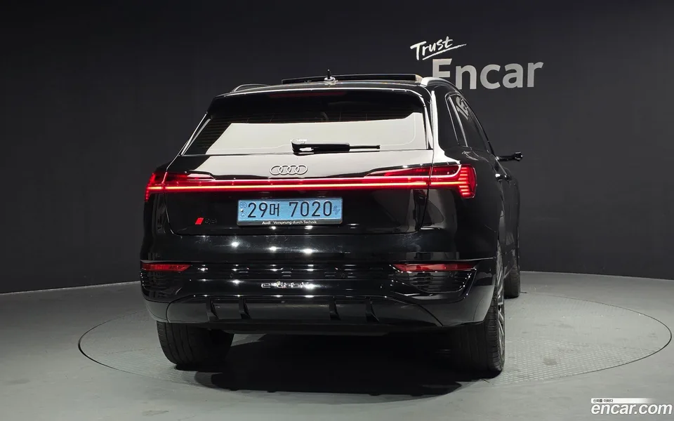 Audi Q8 e-tron 55 2024 — миниатюра 4