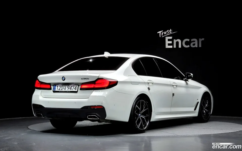 BMW 5 Series 530i M 2022 — миниатюра 2