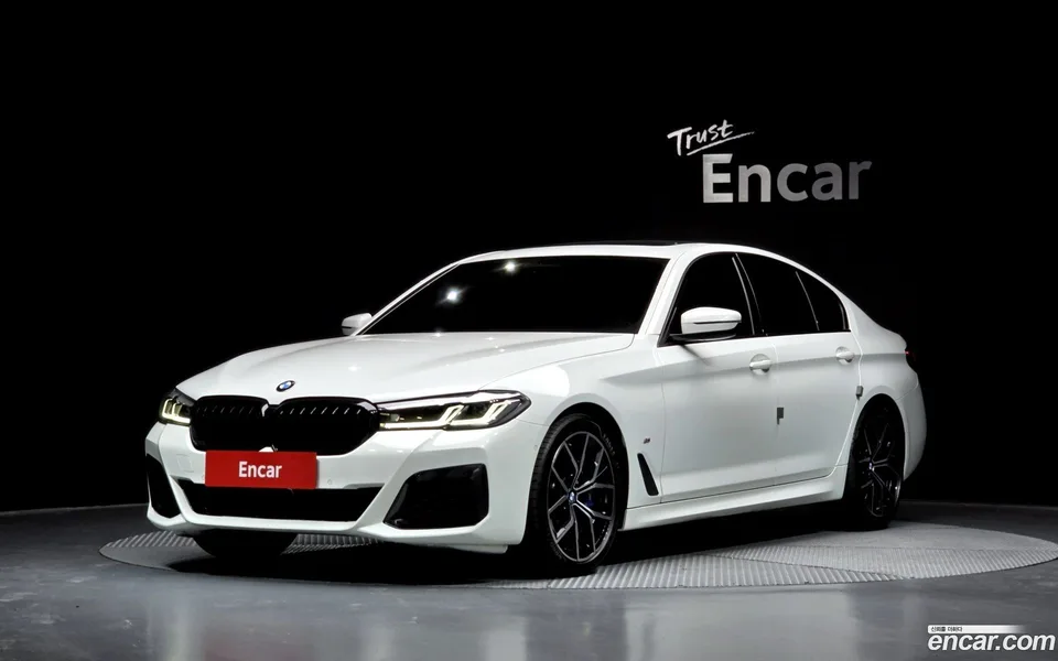 BMW 5 Series 530i M 2022 — фото 1, купить с доставкой в Москву