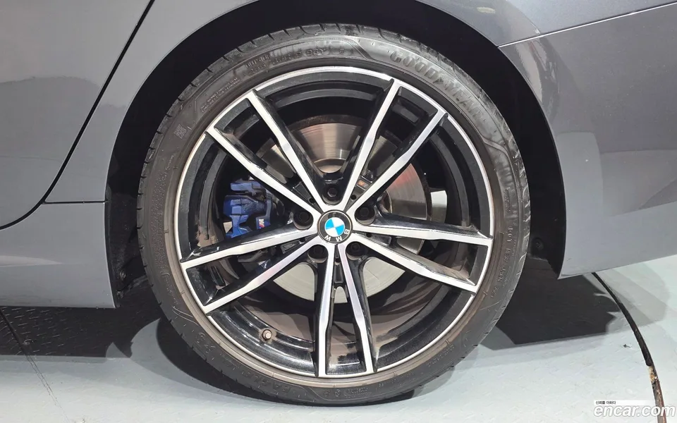BMW 3 Series 320d M 2022 — миниатюра 5