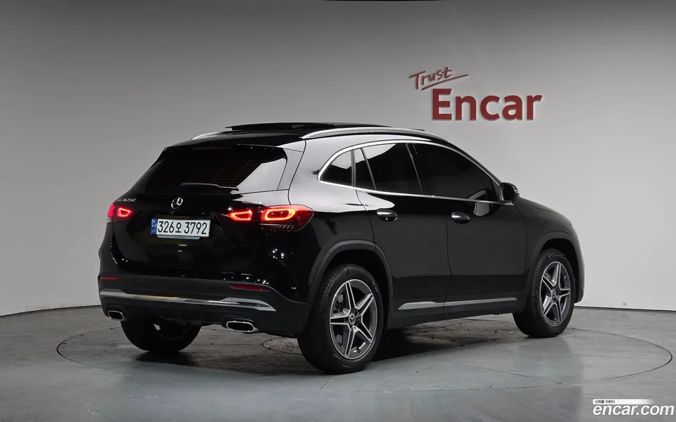 Mercedes-Benz GLA-Class GLA250 4MATIC 2023 — миниатюра 2