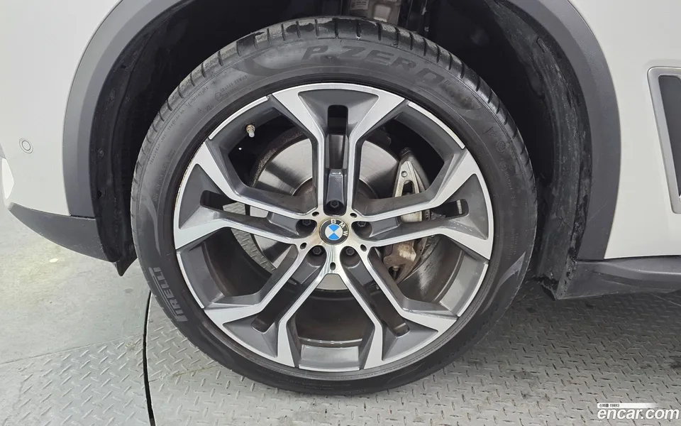 BMW X5 xDrive 30d xLine 2023 — миниатюра 5