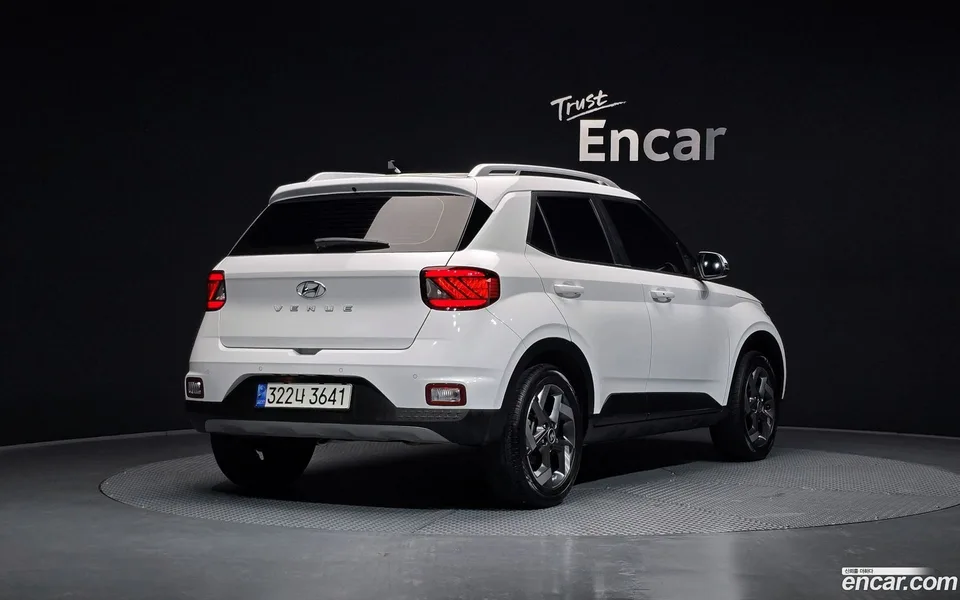 Hyundai Venue 1.6 2023 — миниатюра 2