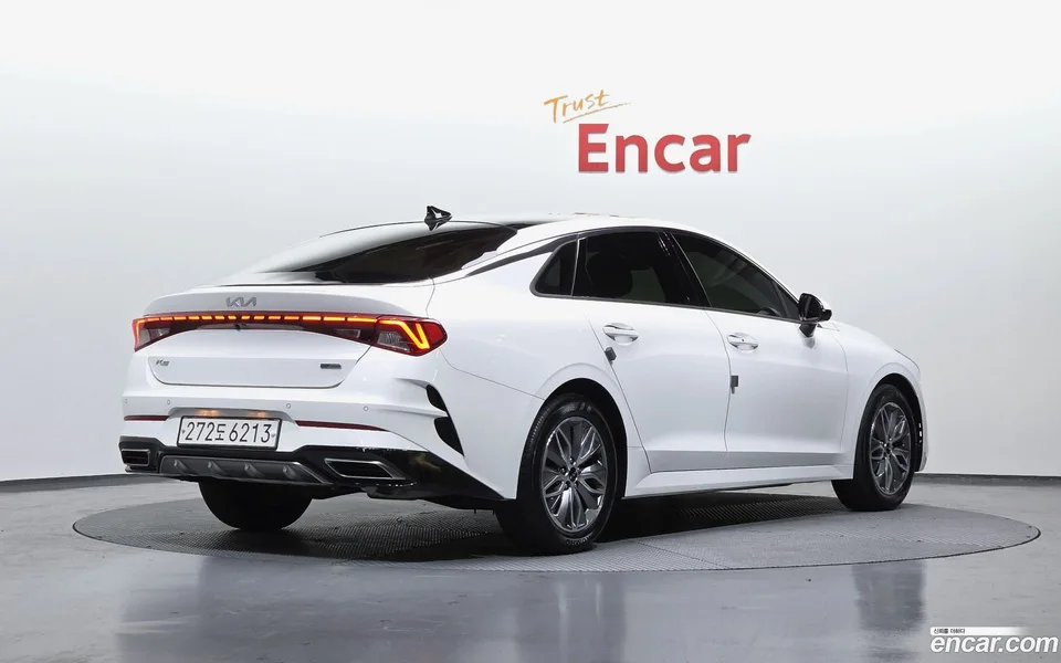 Kia K5 Hybrid 2022 — миниатюра 2