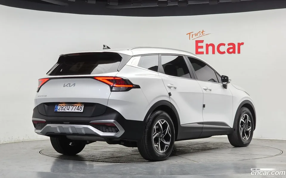 Kia Sportage 1.6 2WD 2022 — миниатюра 2