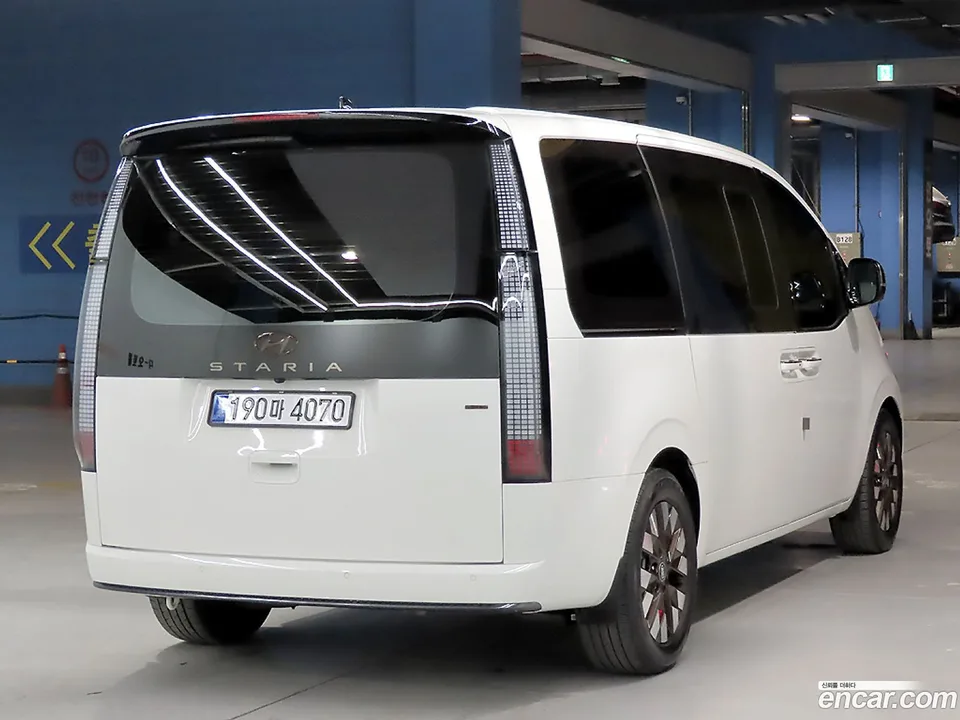 Hyundai Staria 4WD 9 2024 — миниатюра 4