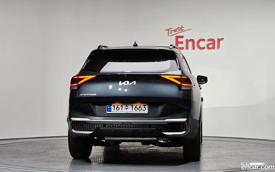 Kia Sportage 1.6 2WD 2023 — миниатюра 4