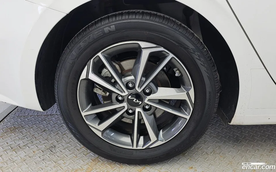 Kia K3 1.6 2023 — миниатюра 5