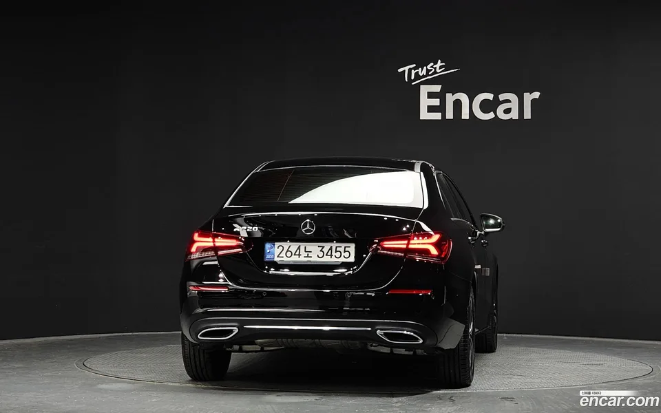 Mercedes-Benz A-Class A220 2022 — миниатюра 4