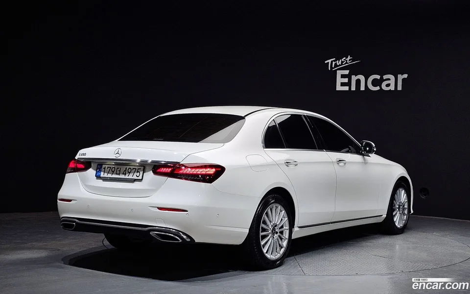 Mercedes-Benz E-Class E250 2022 — миниатюра 2
