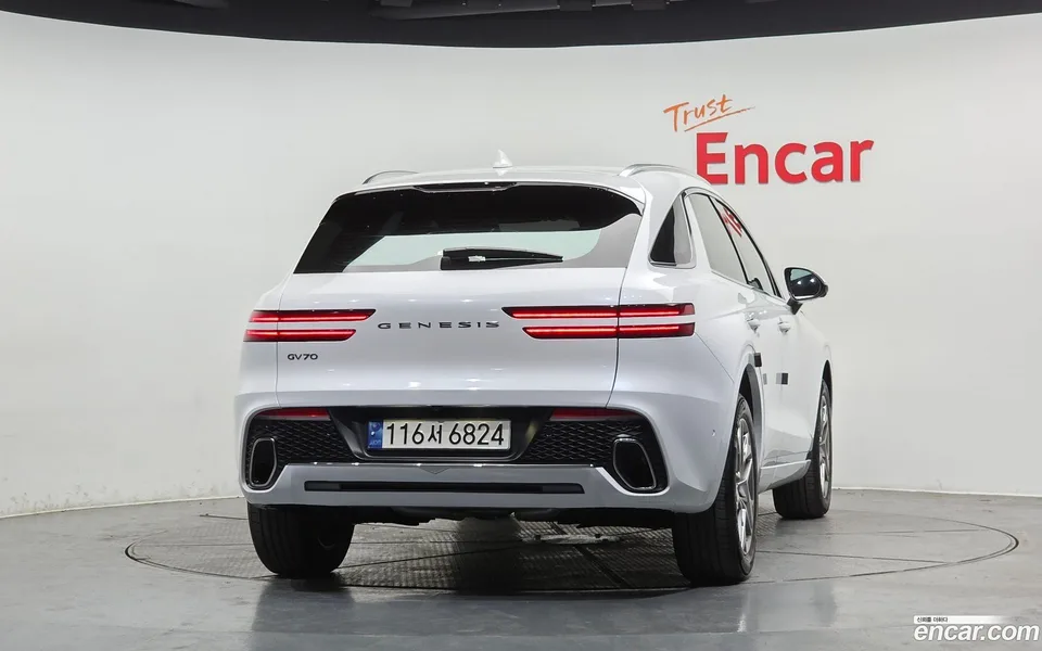 Genesis GV70 2.5T 2WD 2024 — миниатюра 4