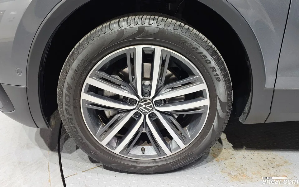 Volkswagen Tiguan Allspace 2.0 TSI 2024 — миниатюра 5