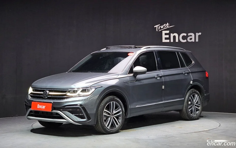 Volkswagen Tiguan Allspace 2.0 TSI 2024 — фото 1, купить с доставкой в Москву