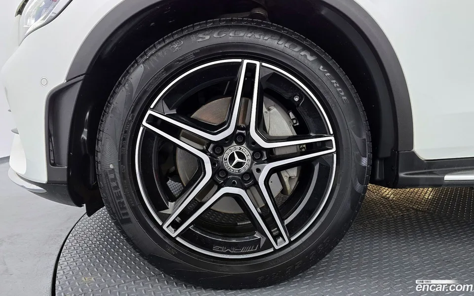 Mercedes-Benz GLC-Class GLC300 4MATIC 2023 — миниатюра 5
