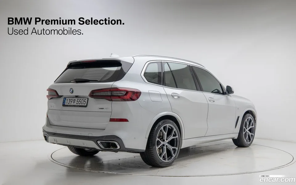 BMW X5 xDrive 40i M 2022 — миниатюра 2