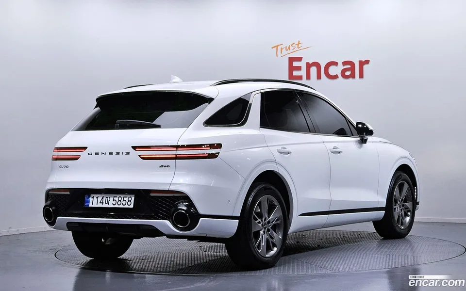 Genesis GV70 2.5T AWD 2022 — миниатюра 2