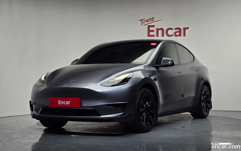 Tesla Model Y RWD 2025 — фото 1, купить с доставкой в Москву