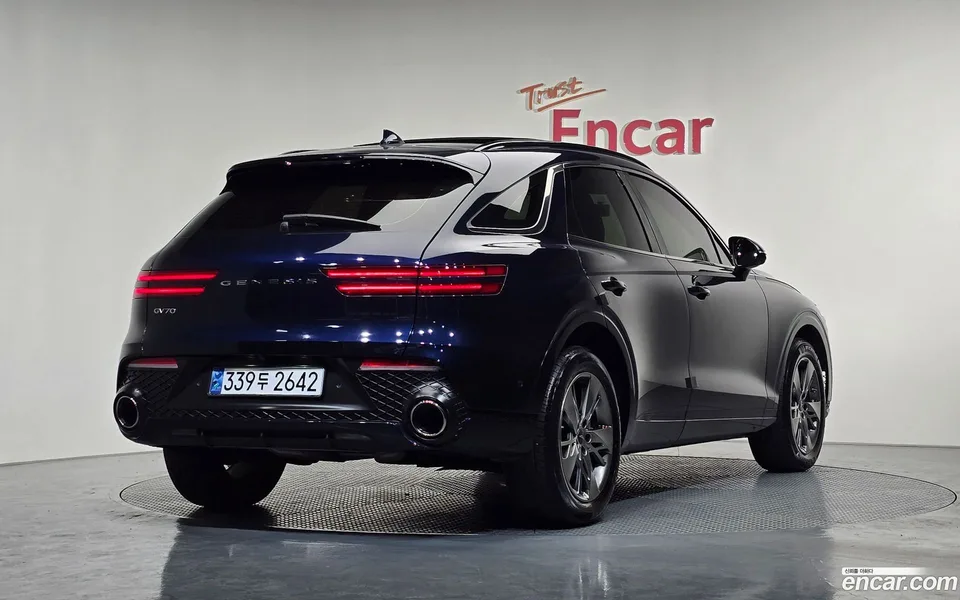 Genesis GV70 2.5T 2WD 2022 — миниатюра 2